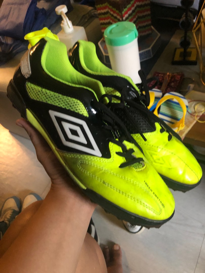 umbro futsal shoes