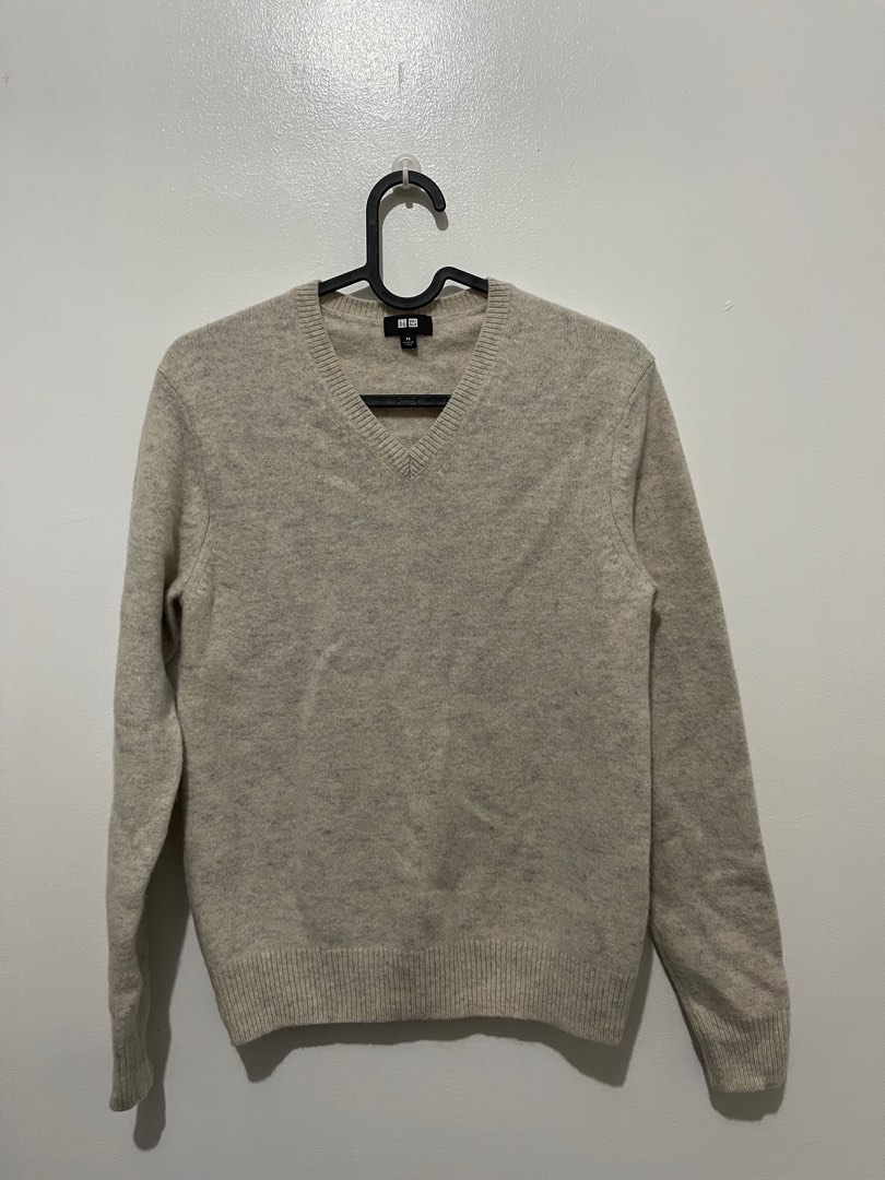 UNIQLO Knitted Sweater on Carousell