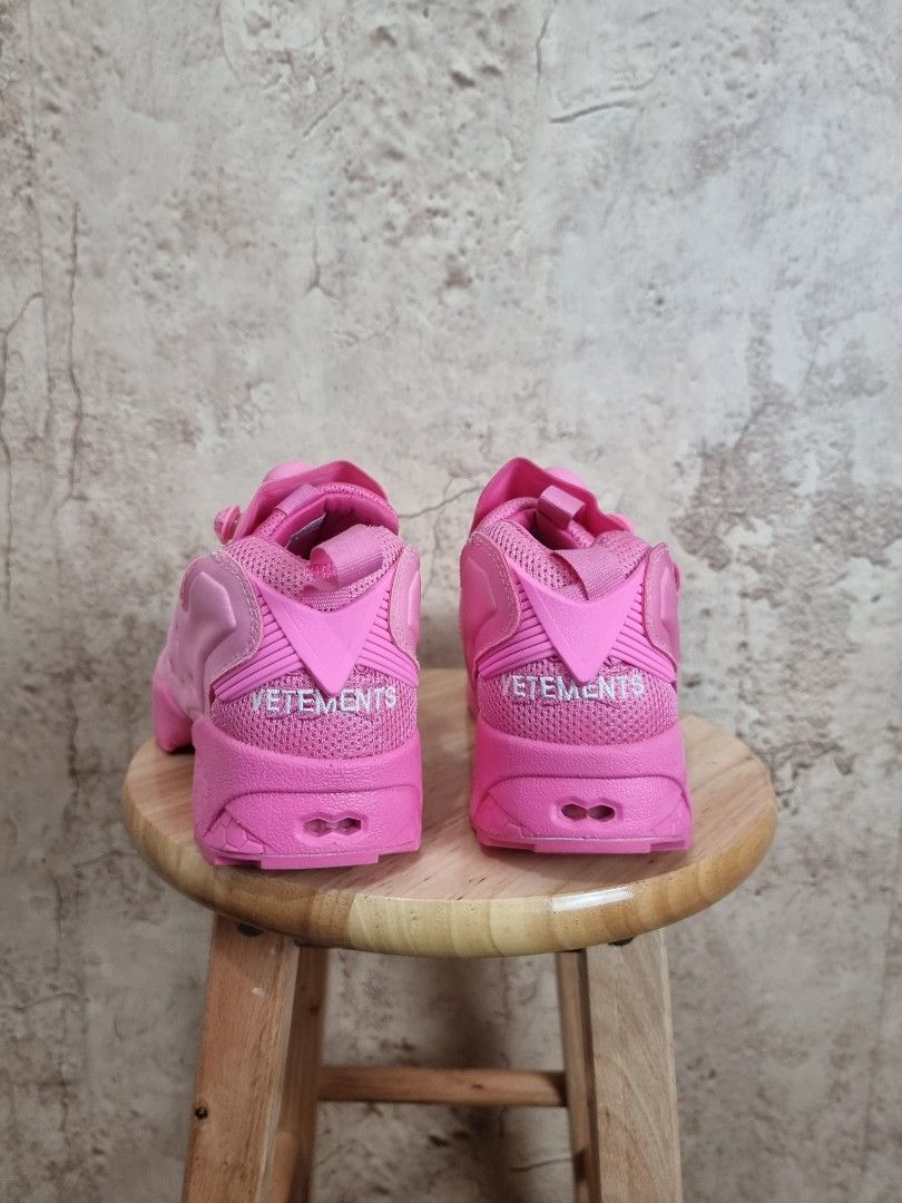 Vetements x reebok instapump fury pink