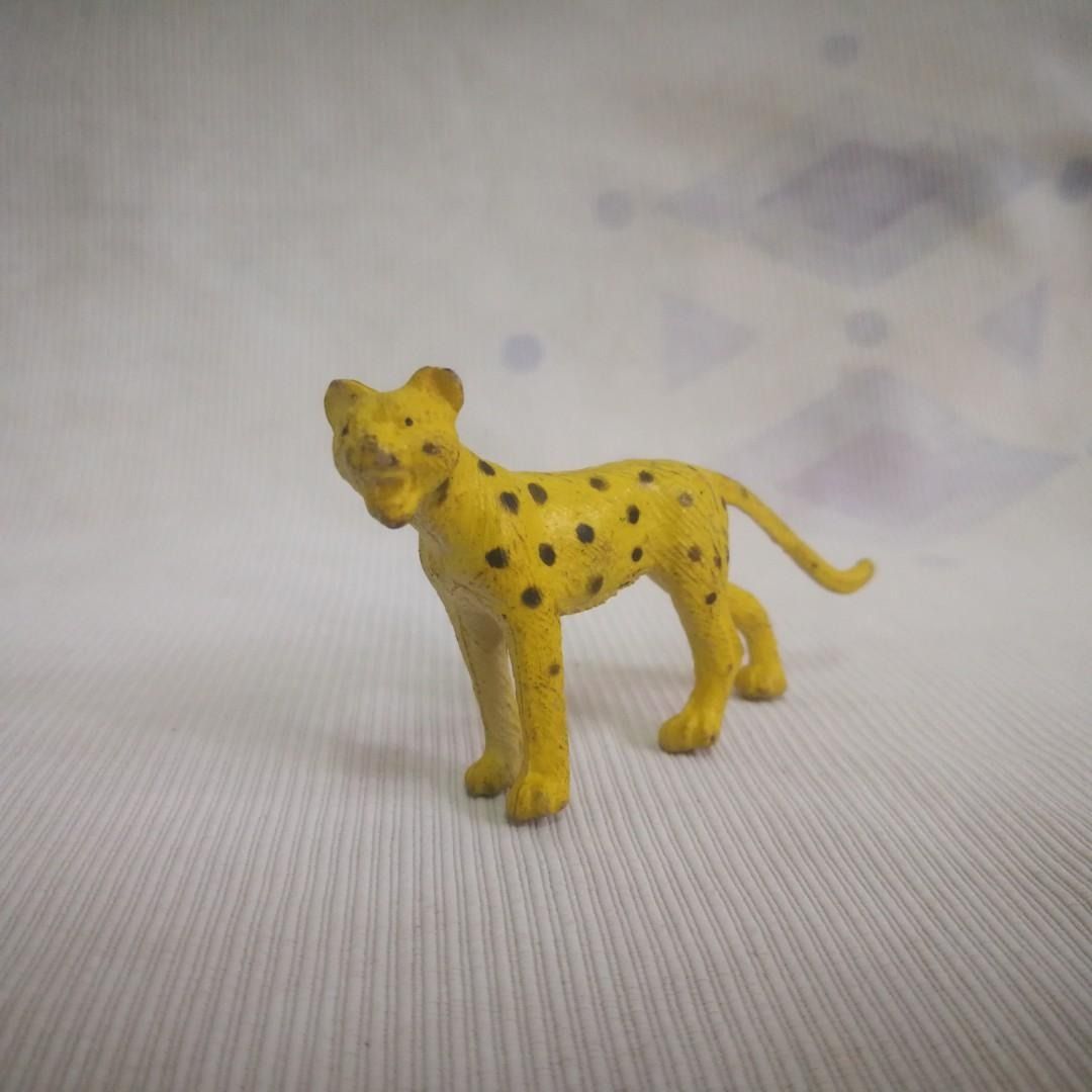 Vintage Lion & Cheetah, Hobbies & Toys, Toys & Games on Carousell