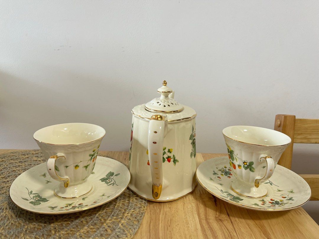 Vintage Teapot set, Furniture & Home Living, Kitchenware & Tableware