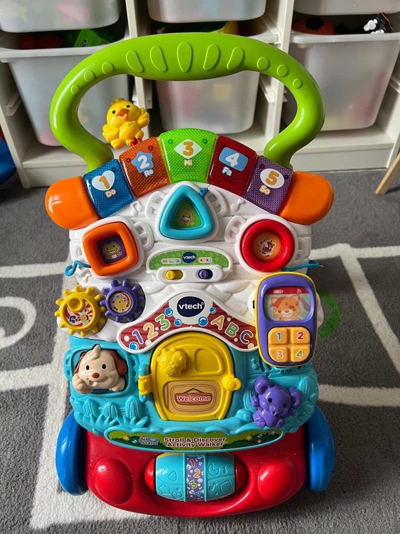 Stroll and discover activity walker store