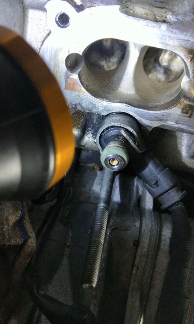 Walnut blasting to intake valve , cleaning of intake manifold and