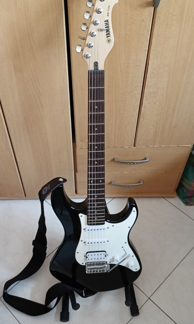 Yamaha EG112 C Electric Guitar, Hobbies & Toys, Music & Media, Musical