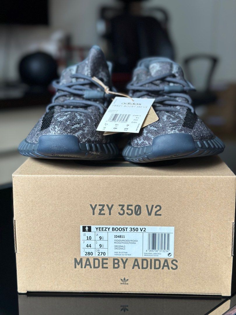 Yeezy Boost 350V2 UK9.5