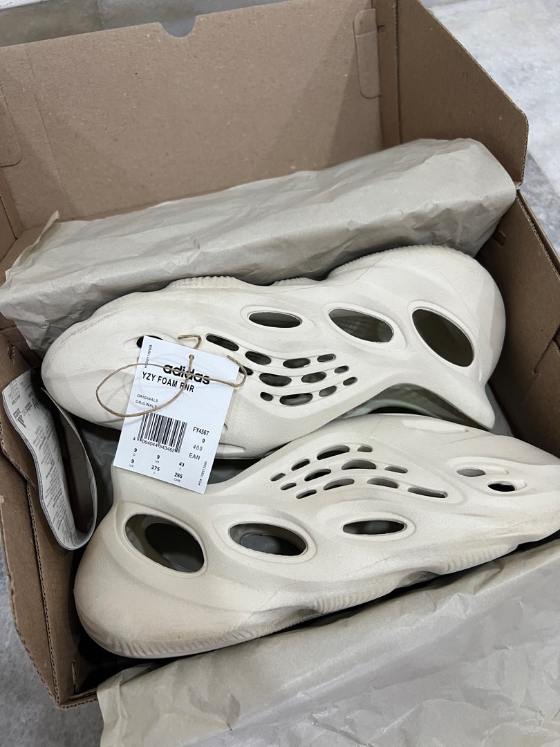 Yeezy foam runner sand uk9/us9, Men's Fashion, Footwear, Sneakers ...