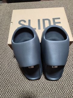 YEEZY SLIDES GRANITE UK8, Men's Fashion, Footwear, Flipflops and