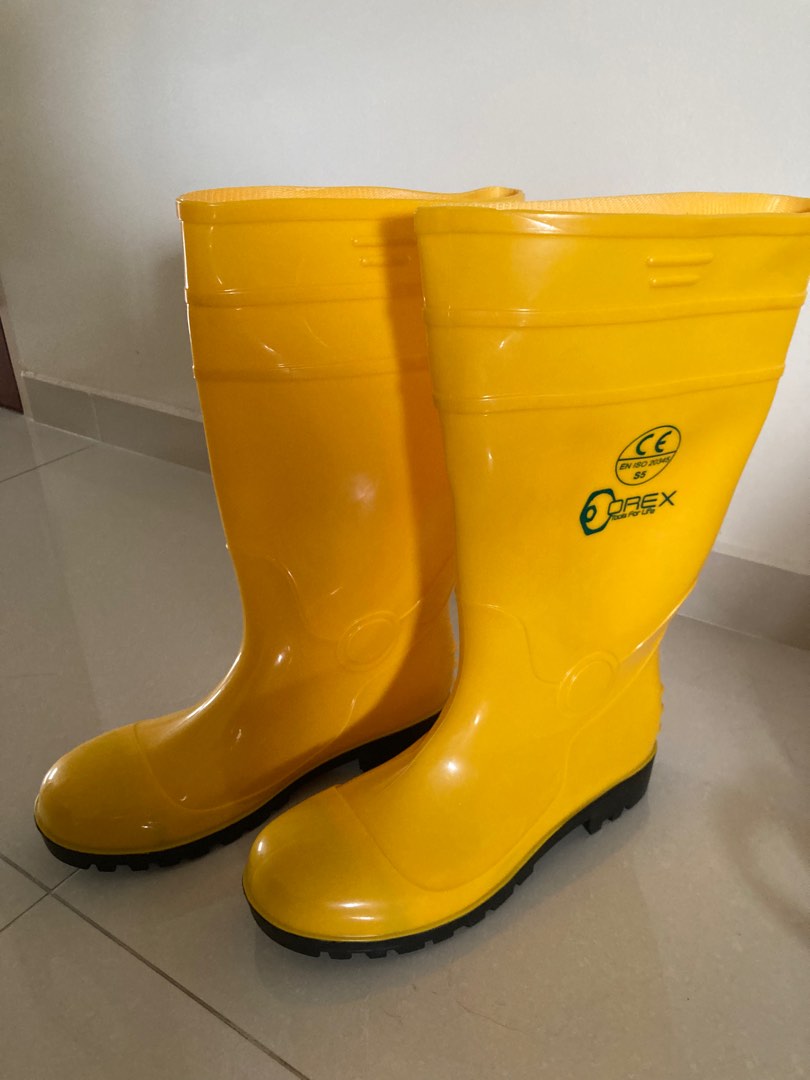 Yellow rubber boots, Men's Fashion, Footwear, Boots on Carousell