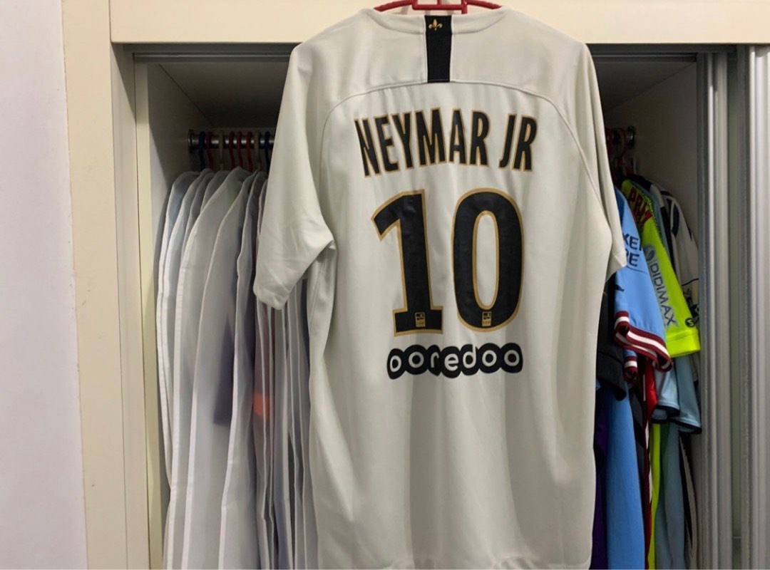 10 Neymar JR Psg Paris Saint Germain Away 2018/19 soccer/football jersey/kit  rare/retro/vintage, Men's Fashion, Activewear on Carousell