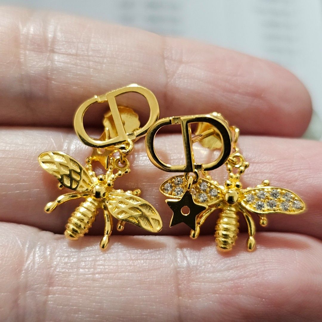 Gold bee clearance hoop earrings