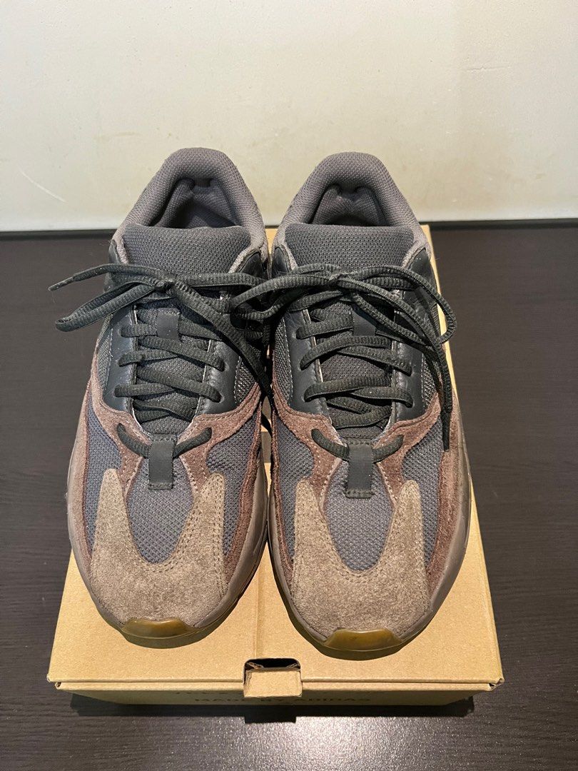 Adidas yeezy 700 store real vs fake