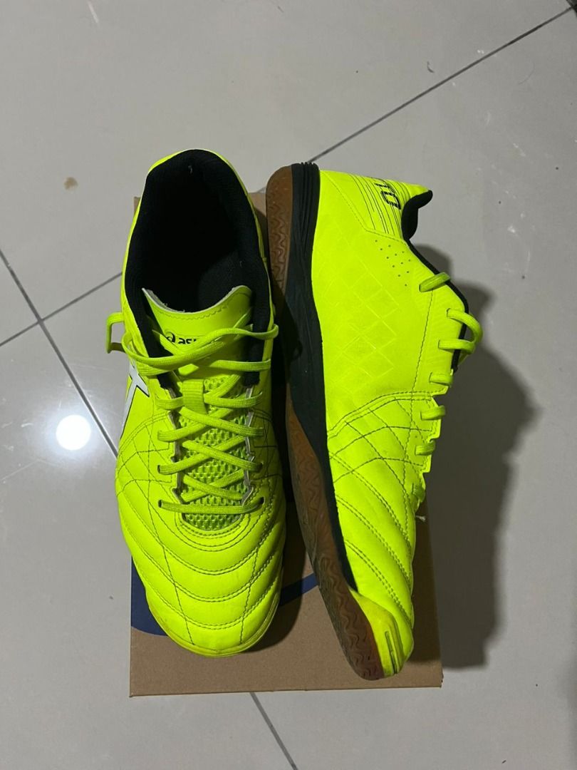 Chaussure shop futsal asics