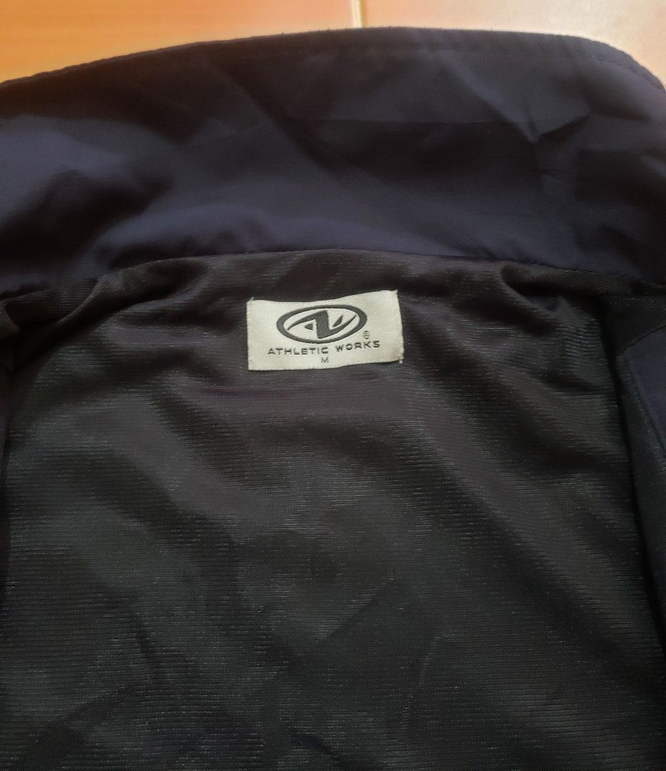 ATHLETIC WORKS MEN ZIP UP JACKET Community on Carousell