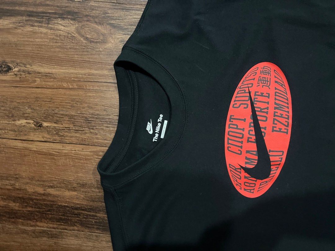 Red and clearance black nike shirt