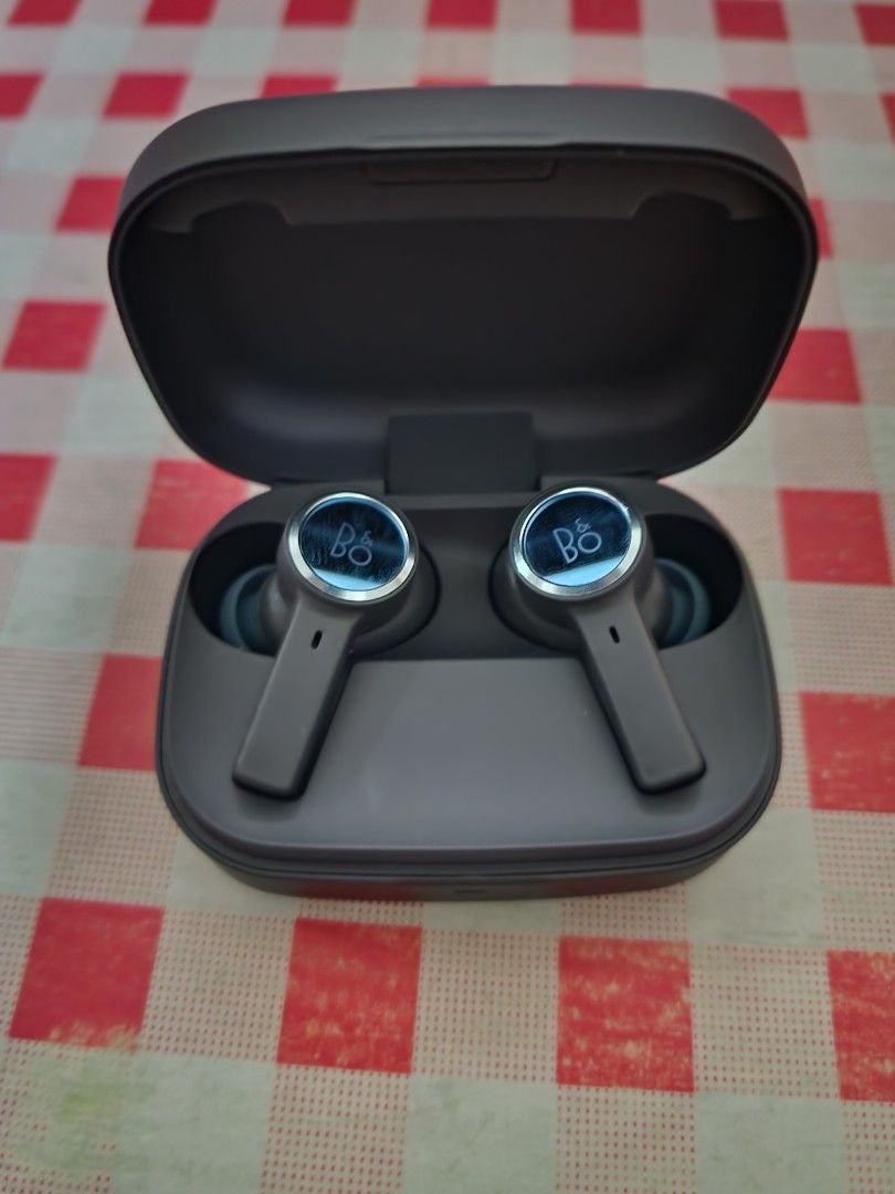 Inferior earbuds