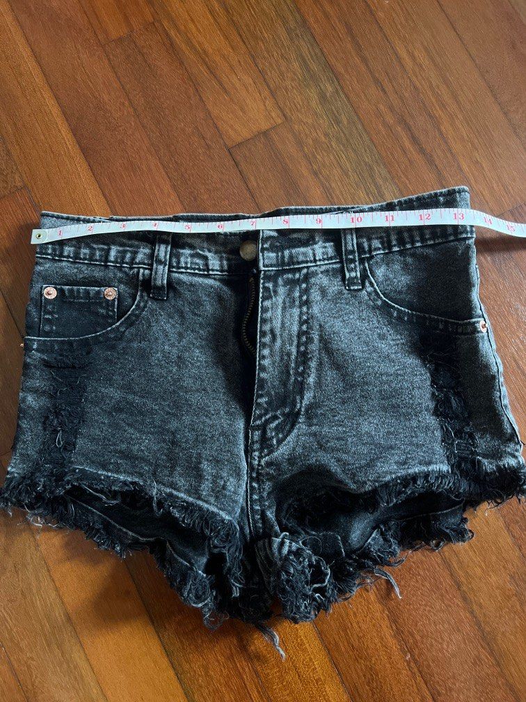 Washed denim shorts outlet