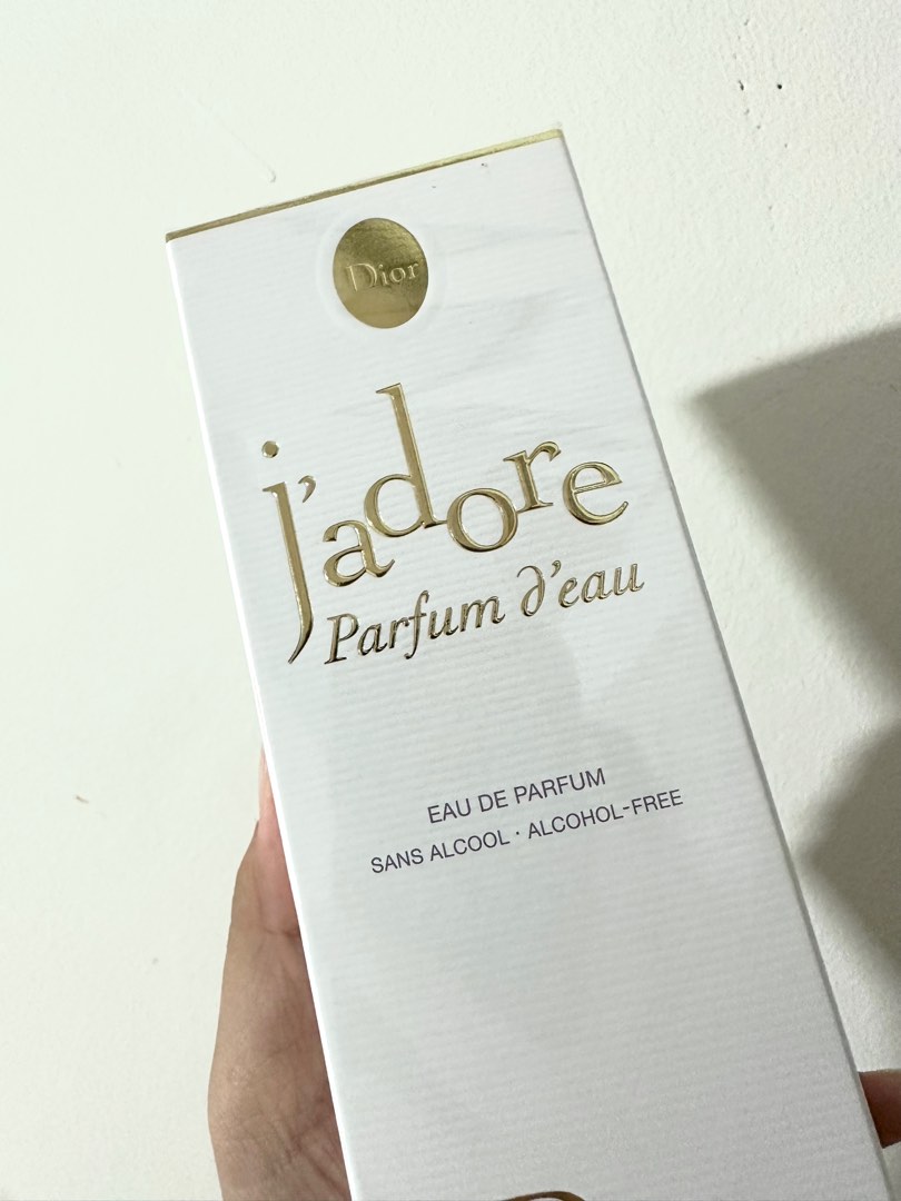 J'adore Parfum d'eau: Alcohol-Free Fragrance with Floral Notes