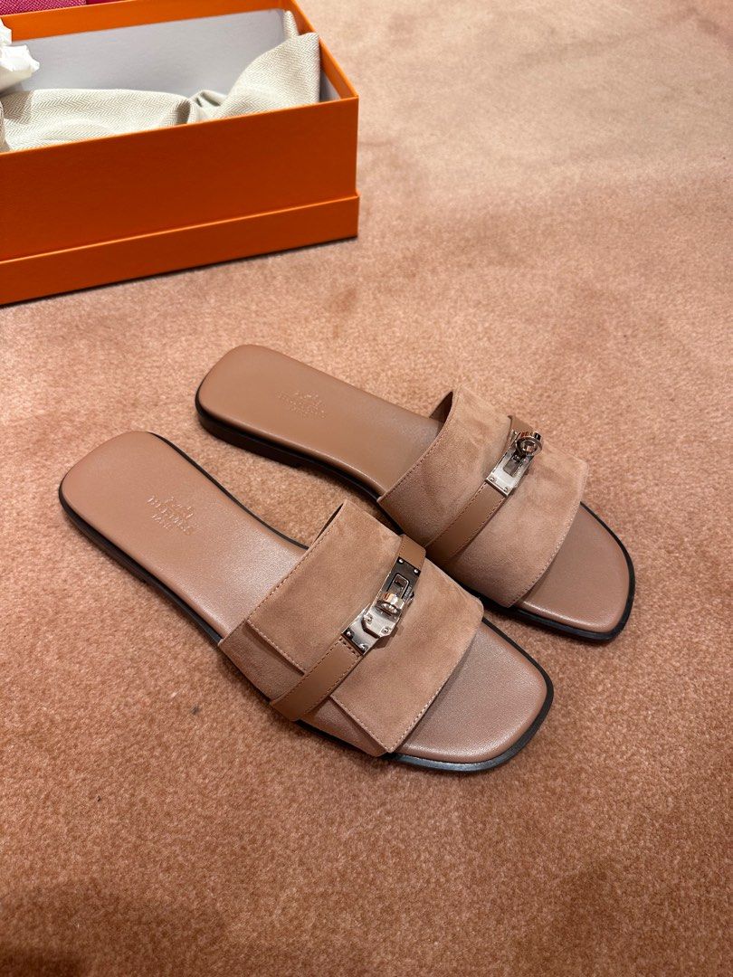 Brand new Hermes giulia sandals in rose perle size 39