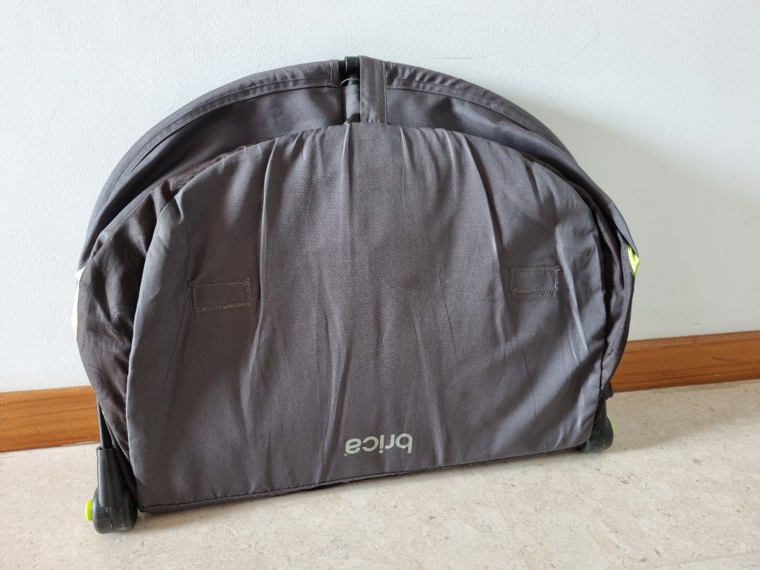 Brica portable baby 2025 bed