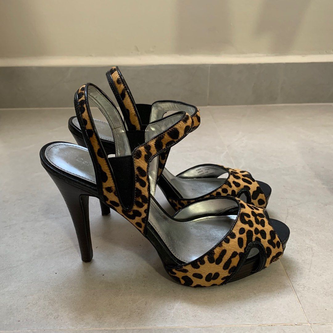 Calvin klein outlet yellow heels