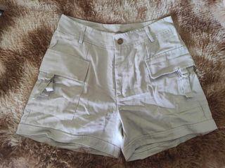 (Category: ) located in . Submitted by BellaShoppers (Listing ID 1251347993, Image 1). Description: .