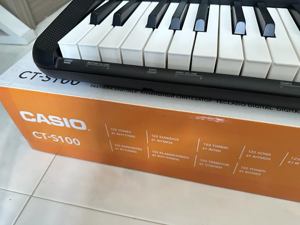 Casio Piano keyboard CT S100
