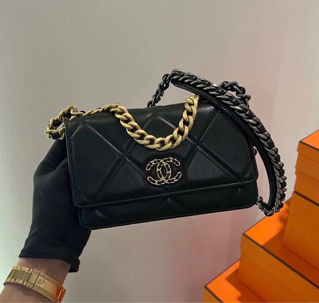 A Few Fair Accessories - Chanel 19 Wallet on Chain Black Lambskin 