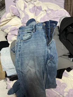 (Category: ) located in . Submitted by swanswan711 (Listing ID 1251341736, Image 1). Description: .