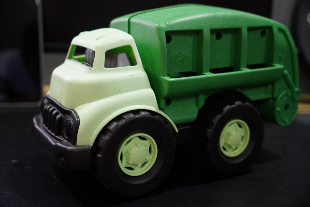 Large toy cars for sale deals