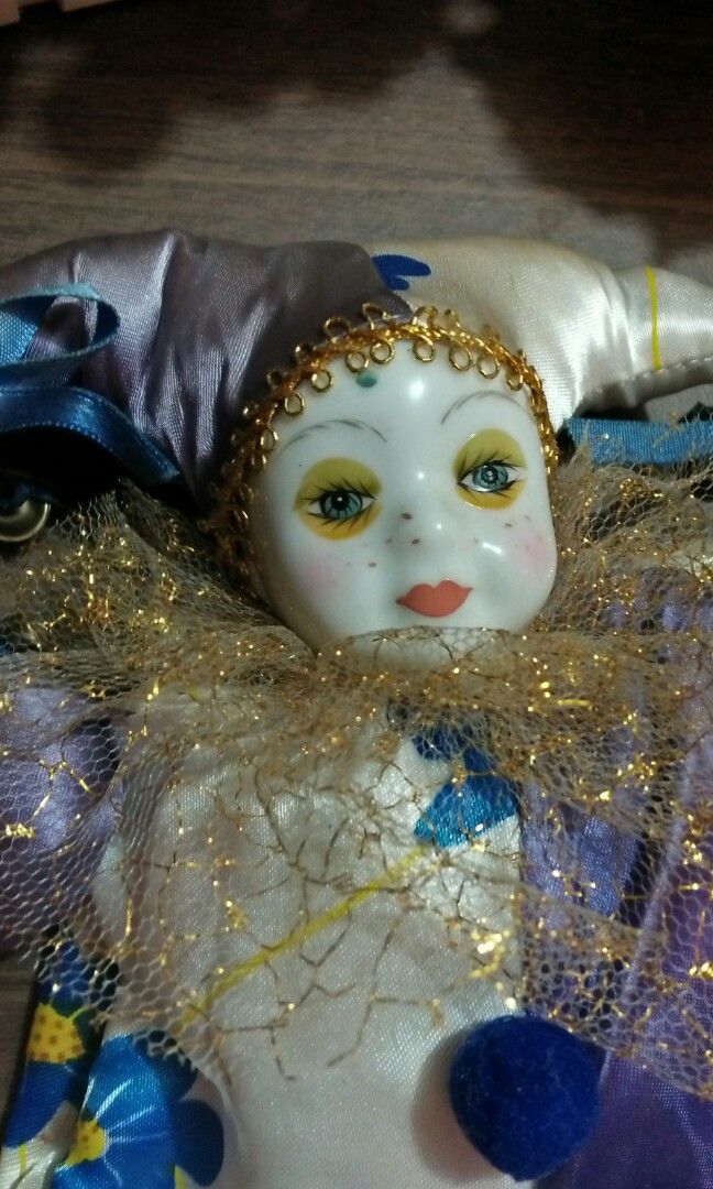 Clown Doll Jester Porcelin, Toys & Collectibles, Mainan di Carousell