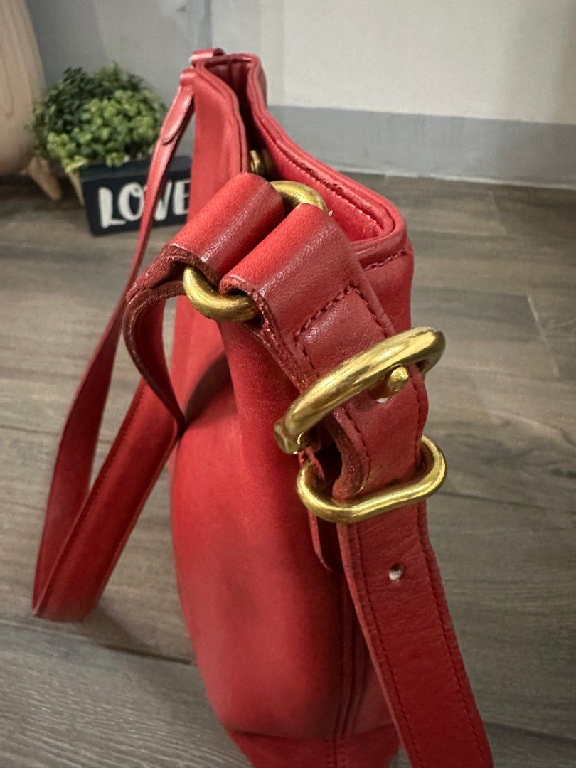 Coach Vintage Equestrian Slim Bag (Category: Luxury Bags & Wallets) located in Taguig. Submitted by theglamhouse (Listing ID 1251341516, Image 2). Description: RARE Red Genuine Leather Made in United States Code - Nō H7C 9806 In very good vintage conditions Dimension 11x11x2.5 .