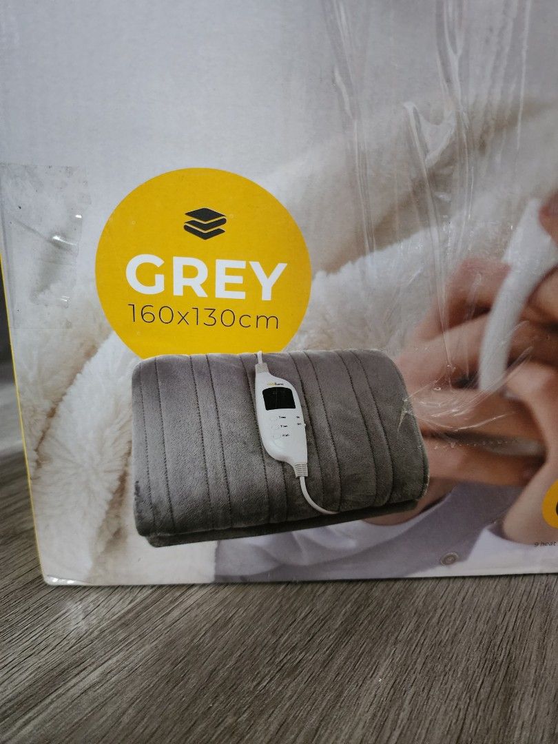 Cosi Home Large Heated blanket throw blanket, Furniture u0026 Home Living,  Bedding u0026 Towels on Carousell