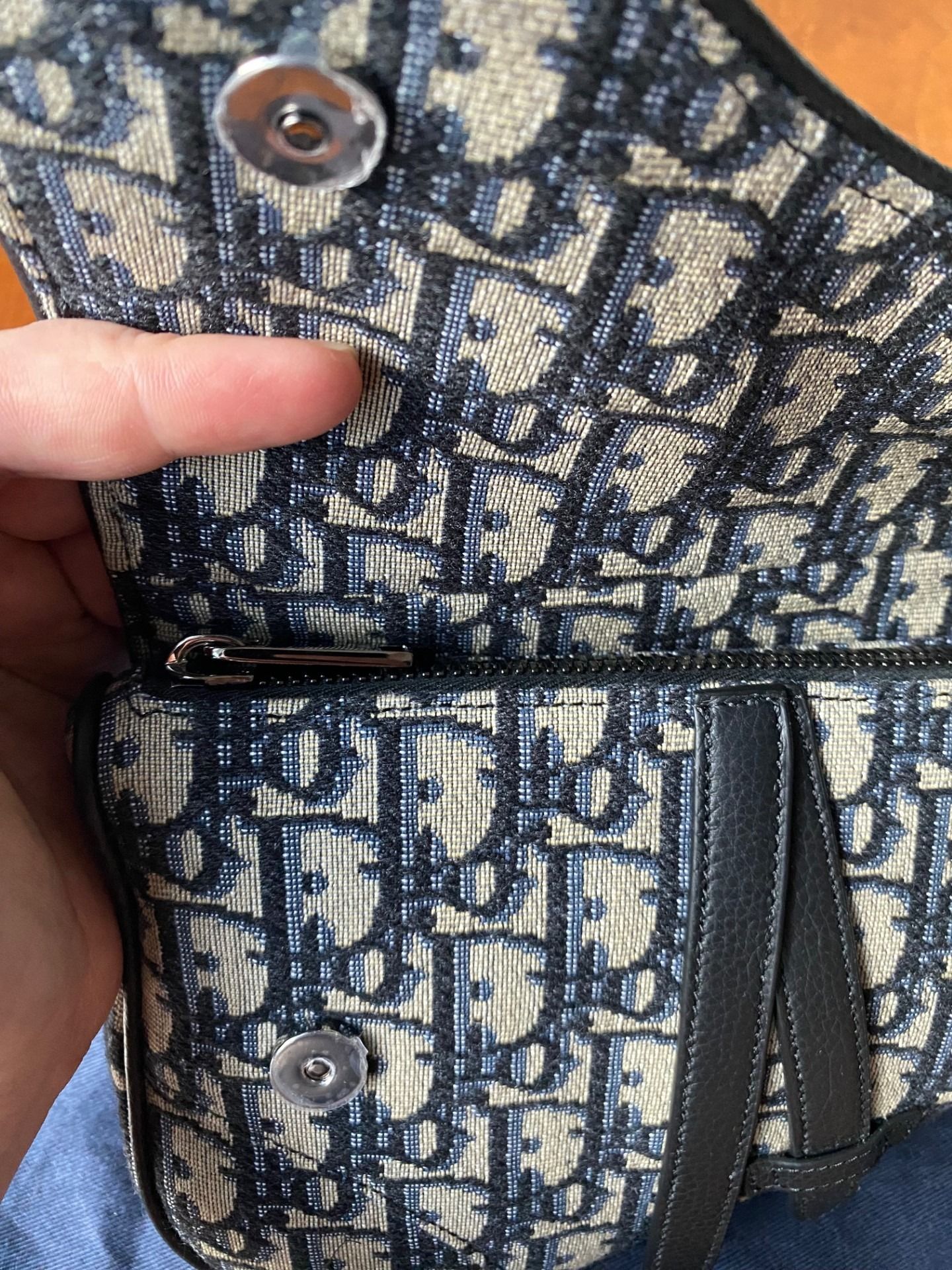 WORTH IT OR NO? MINI DIOR OBLIQUE SADDLE BAG REVIEW + WHAT FITS IN