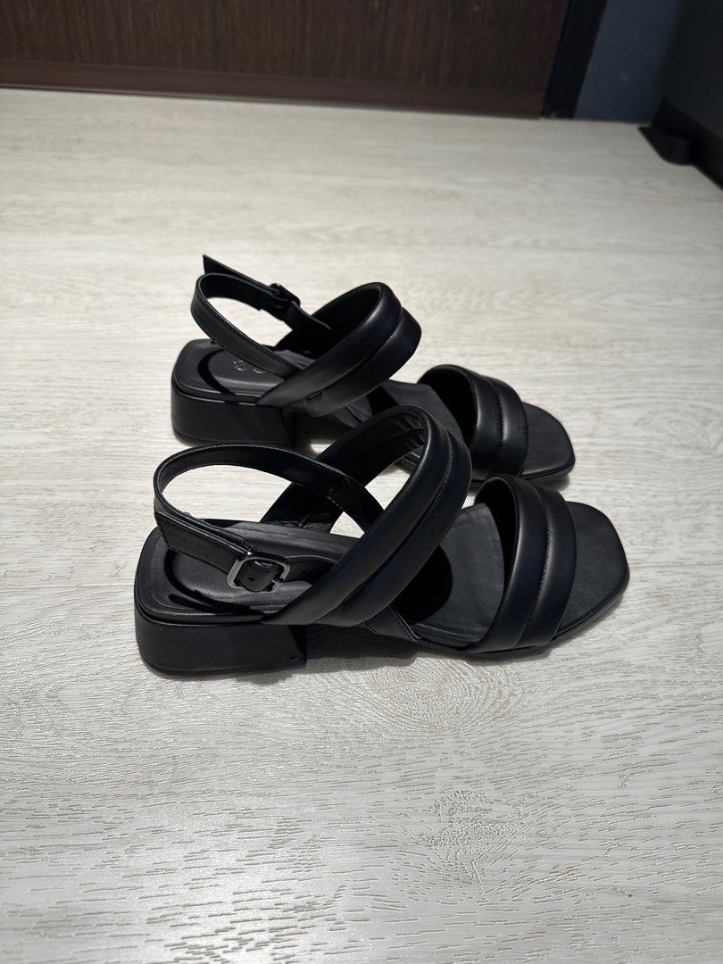 Ecco sandals size 35 2025