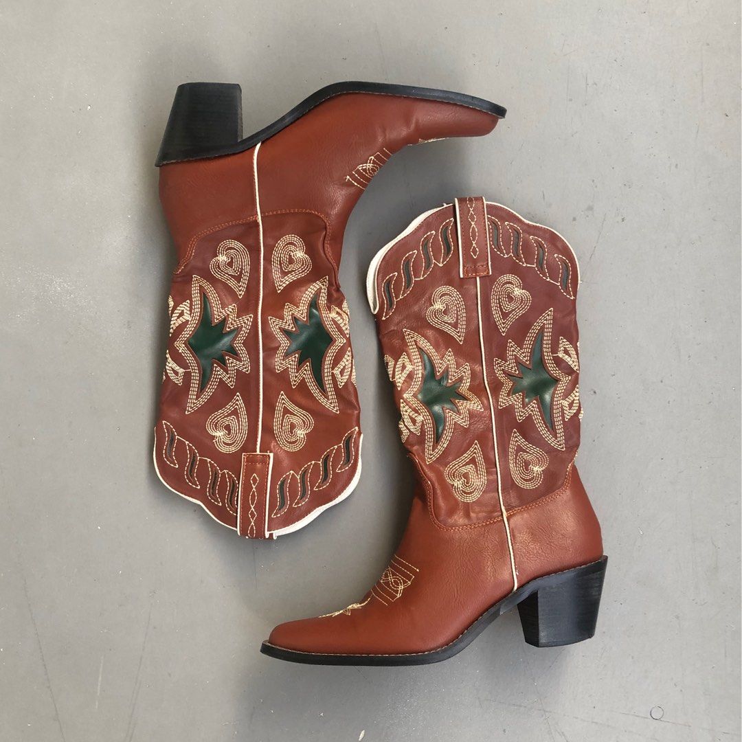 PRICE REDUCED Embroidered cowboy boots