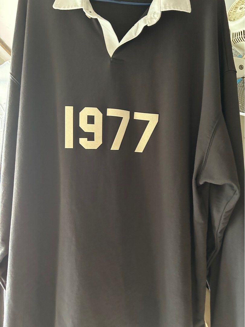 Fear of God Essentials 1977 Rugby Iron, 男裝, 上身及套裝, T-shirt 