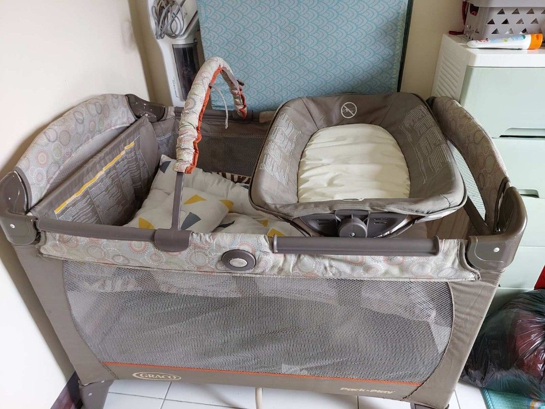 Graco pack and clearance play travel cot