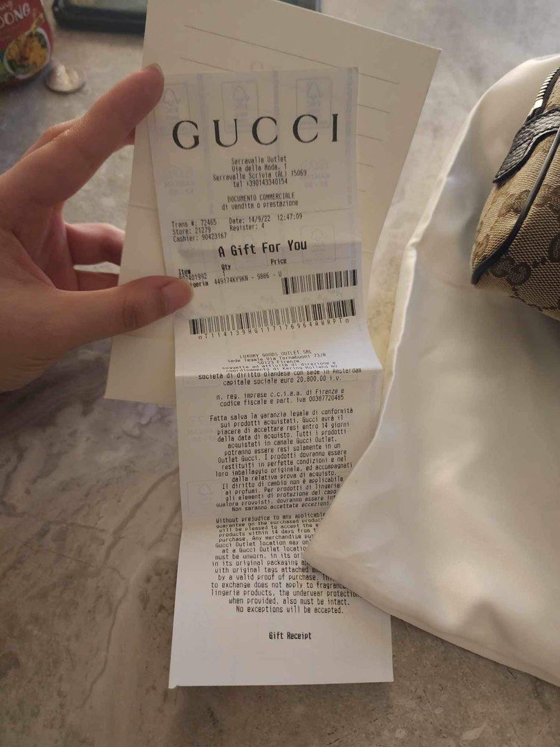Gucci Belt bag Authentic (Category: Luxury Bags & Wallets) located in Quezon City. Submitted by bigrackzzz (Listing ID 1251338745, Image 3). Description: Brandnew Authentic .