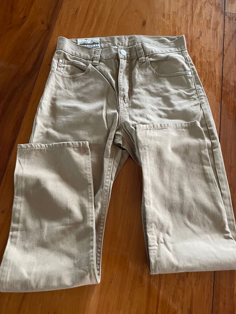 H&M Men’s Khaki Pants (Category: Trousers) located in Quezon City. Submitted by claire.kt (Listing ID 1251336053, Image 1). Description: H&M Size: EU 158cm, 12-13 yrs old.