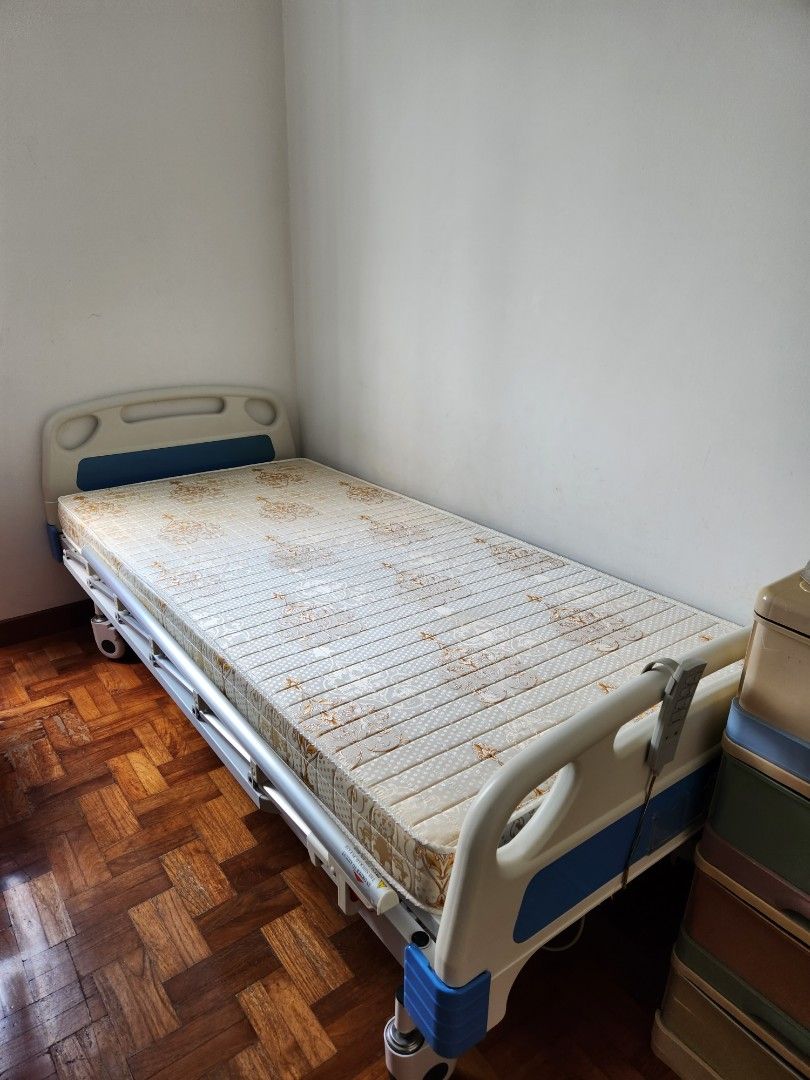 Hospital Electric bed with almost new mattress Furniture Home