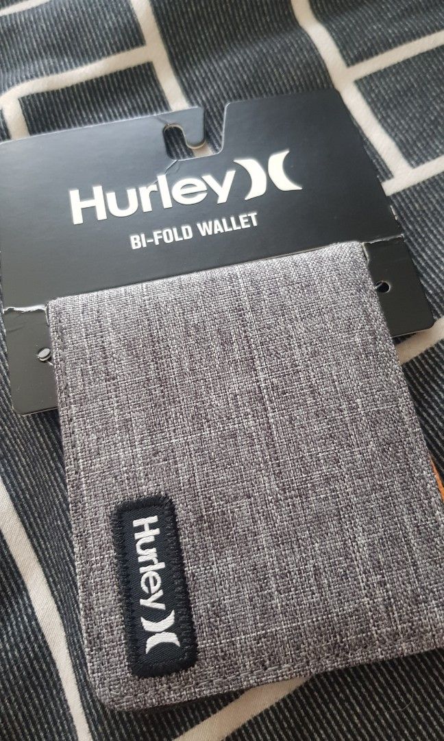 Hurley Bifold wallet BNEW (Category: Luxury Bags & Wallets) located in Las Pinas. Submitted by ajbash (Listing ID 1251307316, Image 1). Description: never used originally 20usd as on the pricetag.