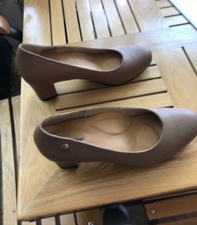 Hush puppies comfort heels