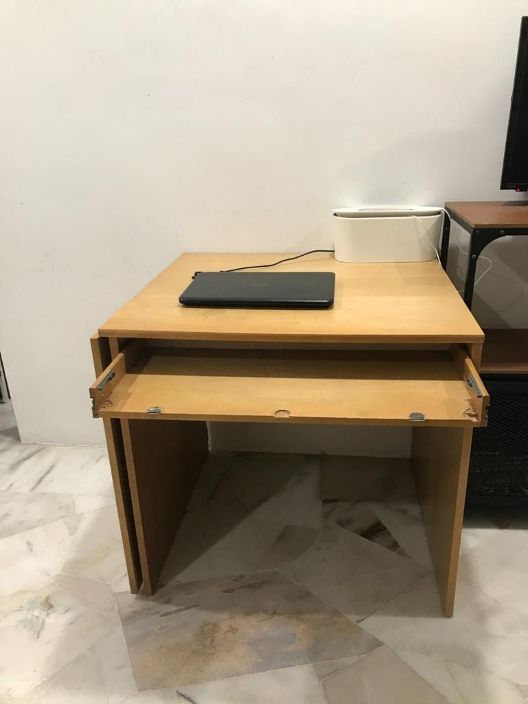 Ikea shop extendable desk