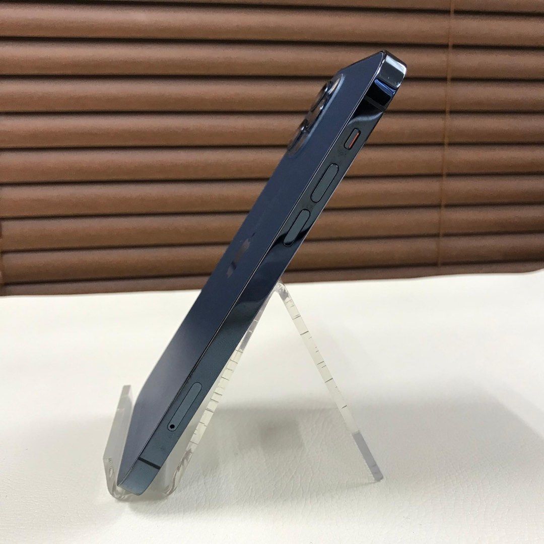 iPhone 12Pro 128gb (Category: iPhone 12 Series) located in Manila. Submitted by TekiCashGadgetsph (Listing ID 1251386226, Image 3). Description: (FU) Open-line, any sim working (worldwide) - Guaranteed original iPhone not fake/copy Box with cord Secondhand Good as new not abused! Presentable •Original Lcd • no issue hidden issues • no apple id / iCloud id • Good batthealth • Good cam front/back • Good Performance • Good face id • Good use / plug 