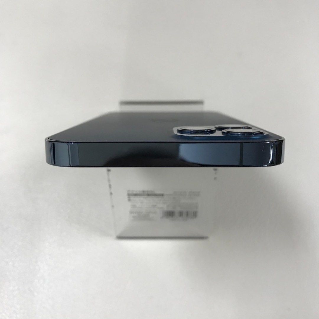 iPhone 12Pro 128gb (Category: iPhone 12 Series) located in Manila. Submitted by TekiCashGadgetsph (Listing ID 1251386226, Image 2). Description: (FU) Open-line, any sim working (worldwide) - Guaranteed original iPhone not fake/copy Box with cord Secondhand Good as new not abused! Presentable •Original Lcd • no issue hidden issues • no apple id / iCloud id • Good batthealth • Good cam front/back • Good Performance • Good face id • Good use / plug 