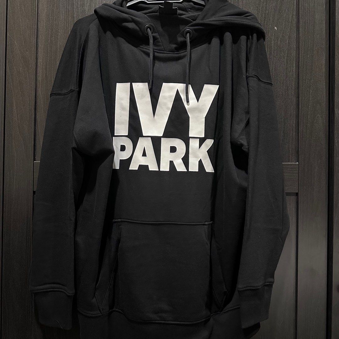 IVY PARK OVERSIZED HOODIE IN BLACK
