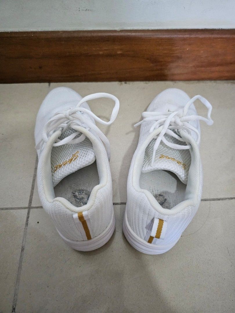 White jazz hotsell dance shoes