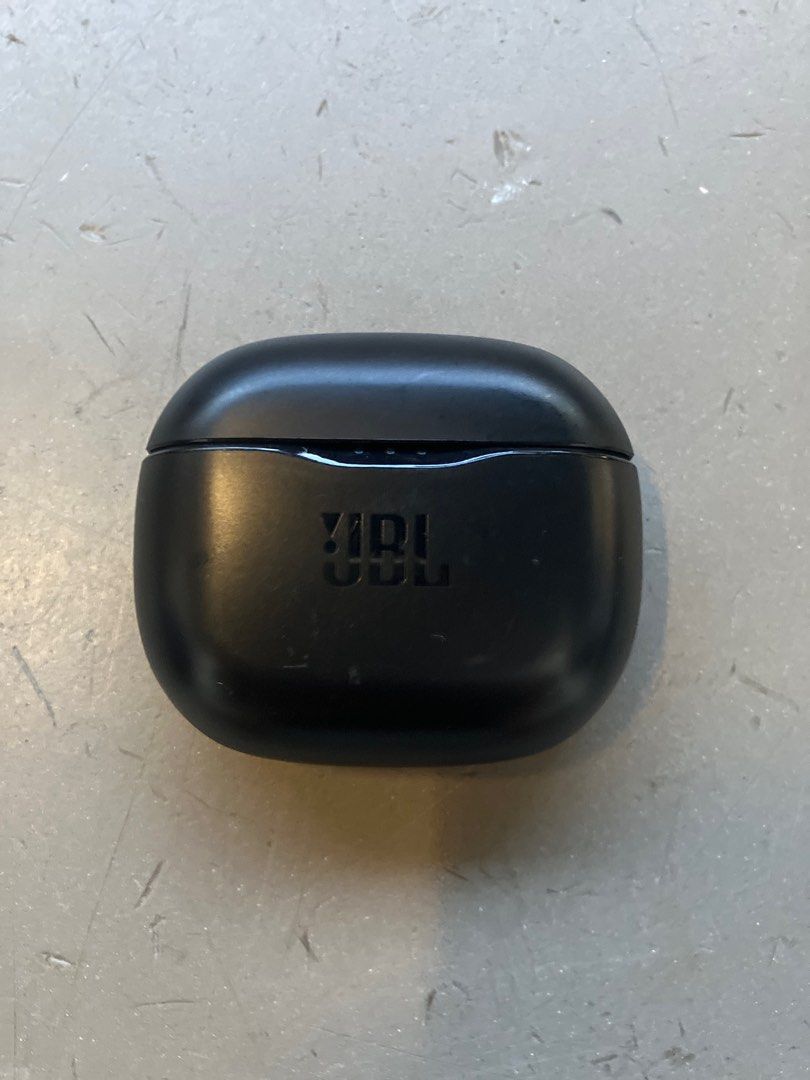 Jbl tune 2025 120 vs airpods