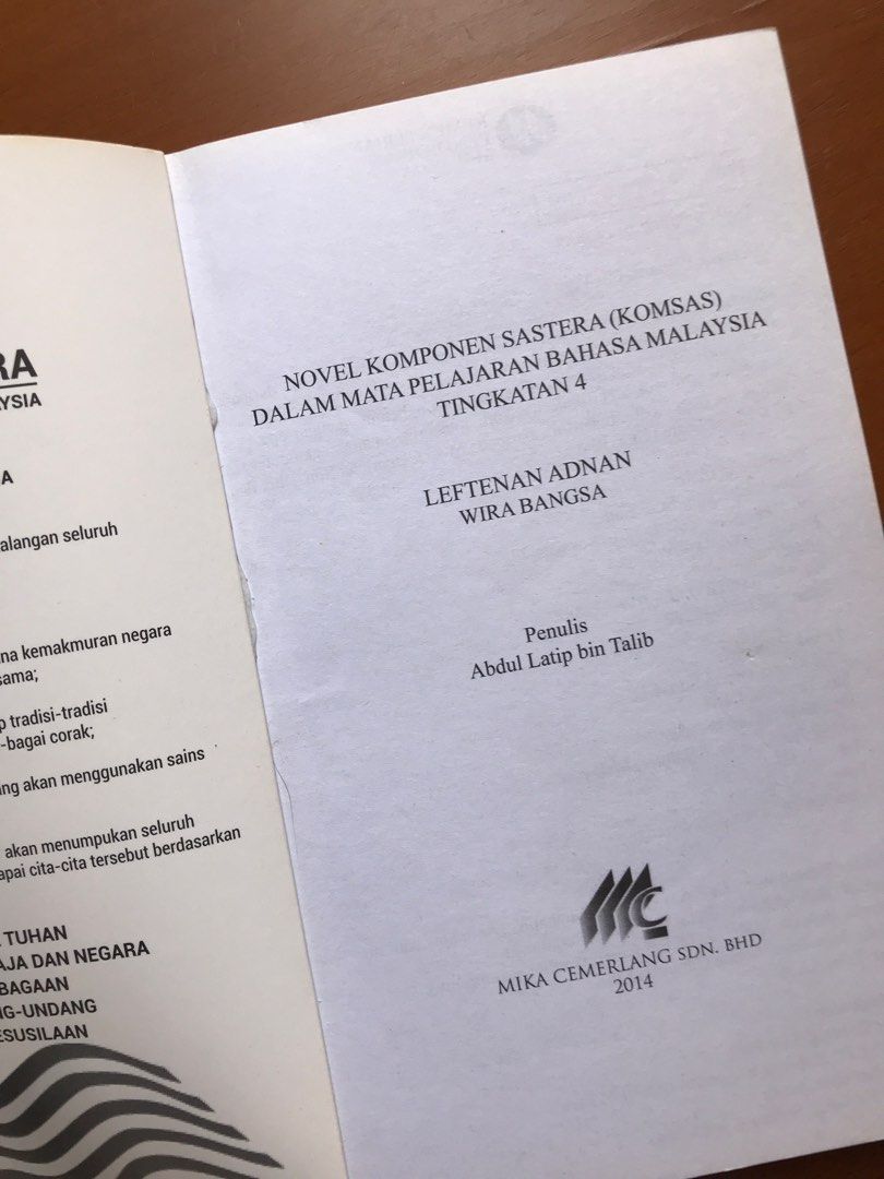 KOMSAS Jaket Dari Istanbul Kulit Kijang & Novel Leftenan Adnan