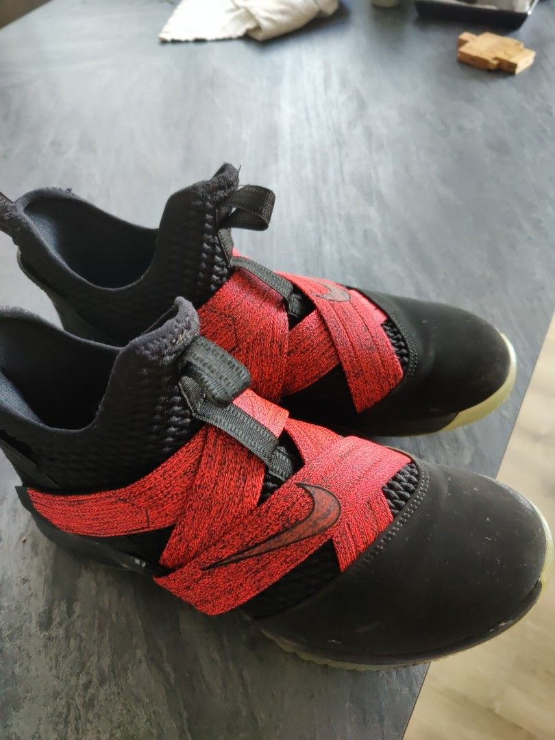 Lebron soldier discount 12 black red